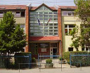 Dienes Iskola / Grundschule